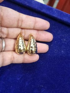 Chic Two-Tone Hoop Earrings