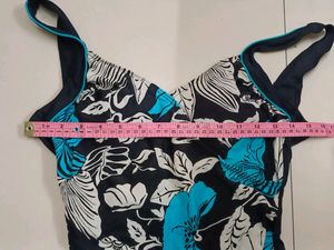 Swimming wear For women, Stretchable