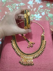 Elegant Necklace &amp; Maangtika Set in black