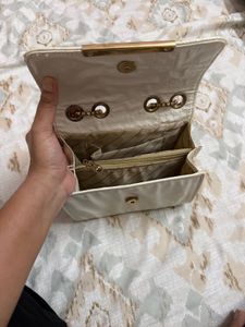 Stylish Off White Chain Shoulder Bag
