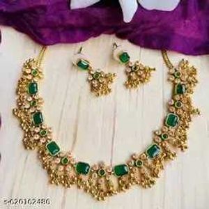 Elegant Green Stone Necklace &amp; Earring Set