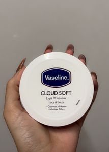 Vaseline Cloud Soft Moisturizer