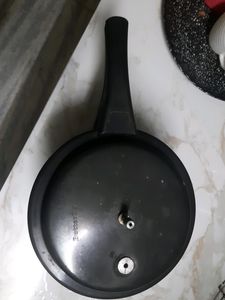 Butterfly Nonstick 3 Ltr Induction Base Cooker