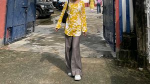 Women's Striped Wide-Leg Trousers