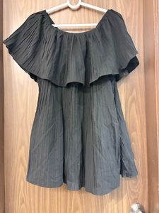 Chic Black Off-Shoulder Pleated Top