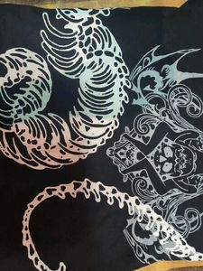 Cool Black T-Shirt with Skull Graphic