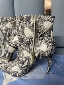 Stylish Snake Print Boots