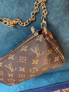 Louis Vuitton shoulder Bag