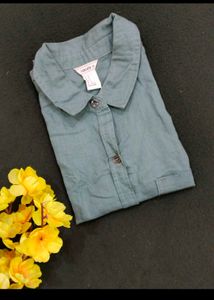 Forever 21 Green Button-Down Crop Top