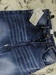 Men's Relaxed Fit Distressed Denim Jeans