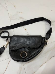 Stylish Black Croc Embossed Crossbody Bag