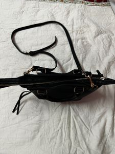 H&amp;M Black Sling Bag