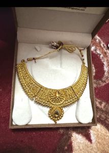 Exquisite Gold Necklace in 3 pieces model as shown