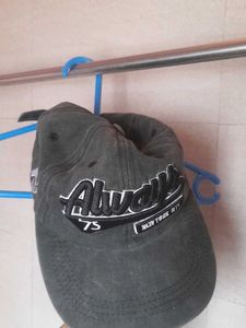 Grey Baseball Cap🤎