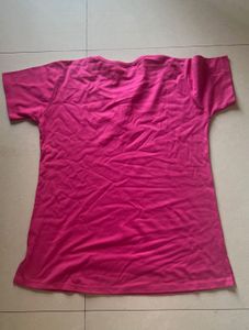 ✨ Preloved Magenta Tee ✨