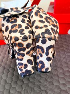 🐆Leopard Print Strappy Heels🐆
