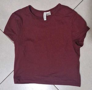 H&amp;M Maroon Crew Neck T-Shirt
