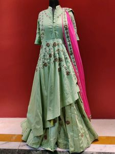 Beautiful  Bridal Gown Fully Flairy Gow
