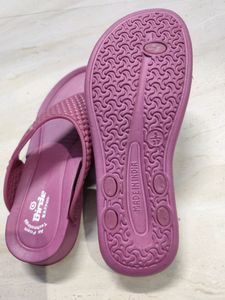 Brand New Women's Slipper
