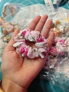 Floral Print Scrunchie Set