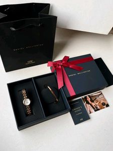 Daniel Wellington Watch &amp; Bracelet Set with carry