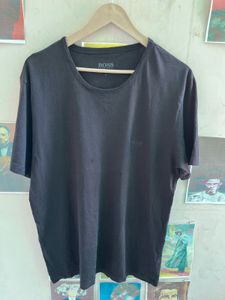 Hugo Boss basic black tee (T553)