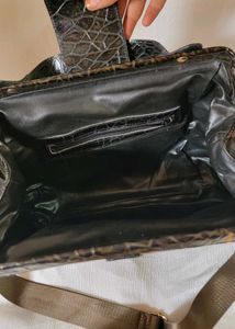 Geniune Croc Leather Vintage Handbag With Sling