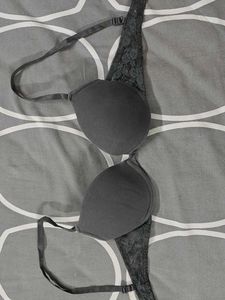 H&amp;M Grey lace bra - 32C