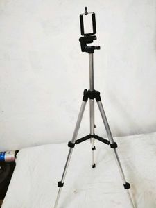 Tripod for Phone and cameras