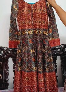 Elegant Ethnic Kurta with Indian Motifs