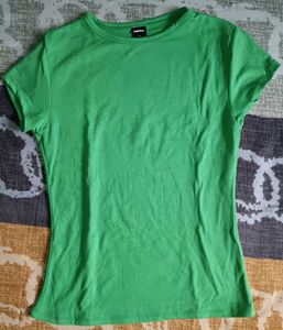 🇰🇷 Fitted Bright Green Basic T-Shirt