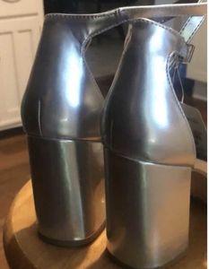 🥰Stylish Silver Block Heel Sandals🥰