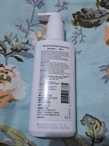 Neutrogena Ultra Gentle Creamy Cleanser