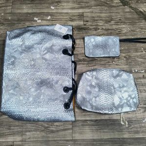 Stylish Green Snake Print Shoulder Bag