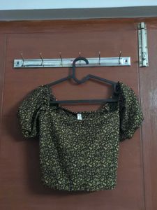 Floral Off-Shoulder Puff Sleeve Top