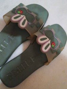Cute Green Camo Bow Flip Flops