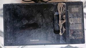 (used ) Samsung solo microwave oven