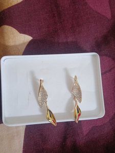 Elegant Leaf Drop Earrings