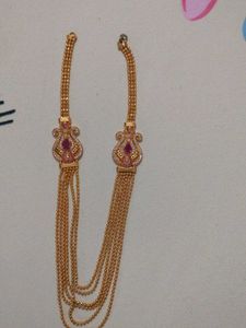 Elegant Gold-Toned Maang Tikka Set