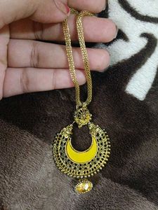 Elegant Yellow &amp; Gold Jewellery Set