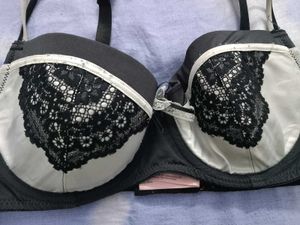 Stylish Black &amp; White Lace Bra