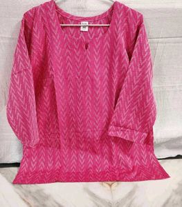 Beautiful Pink Self Designed Kurta