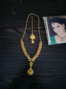 ✨Elegant Gold Necklace with Maang Tikka