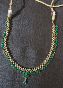 Elegant Maang Tikka