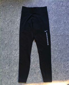Nike Swoosh Leggings