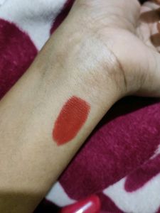 Hilary Rhoda Lipstick