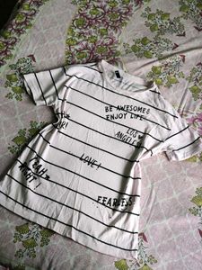 Striped T-Shirt with Graphic Print🌸✨