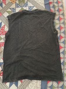 sleeveless tshirt by NUON
