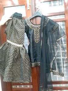 Elegant Black & Gold Salwar Kameez