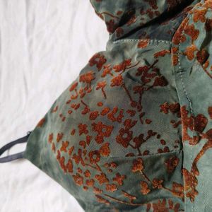 Chic Floral Print Crop Top